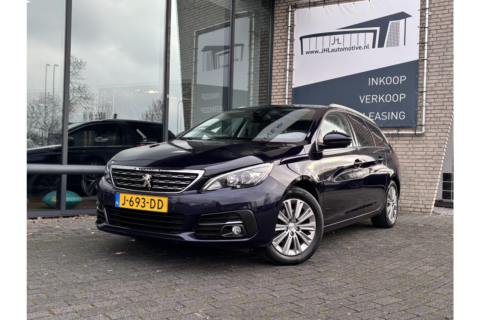 Peugeot 308 SW 1.2 *130PK*ECC*CRUISE*CAM*HAAK*CARPLAY*PANO*